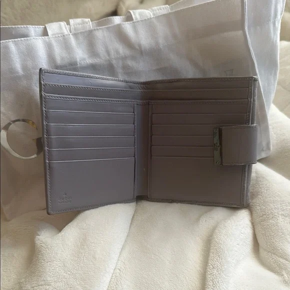 Gucci canvas lavender compact Wallet - Picture 3 of 11